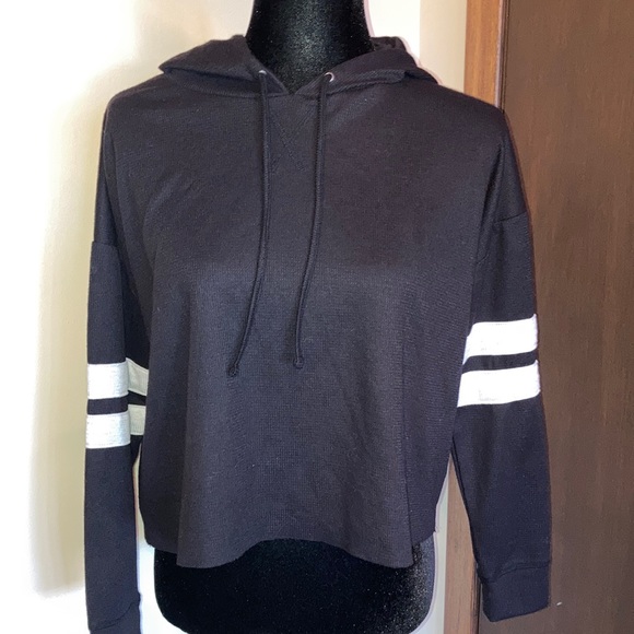 ♻️Cropped black hoodie - Picture 3 of 7